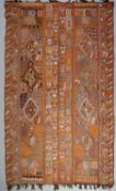 WandteppichFlorale Streifenmuster. 245 x 145 cm.