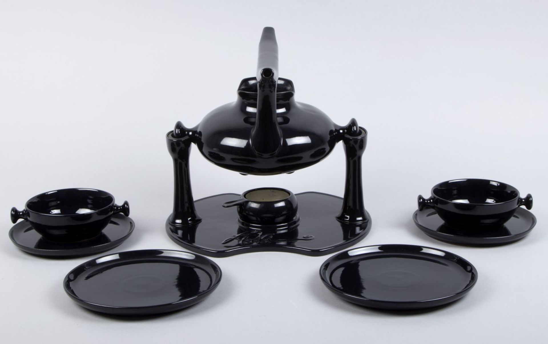 Tee-Service "Zen" für 2 PersonenCeracron-Keramik. Schwarz glasiert. Nach Entwurf von Luigi C