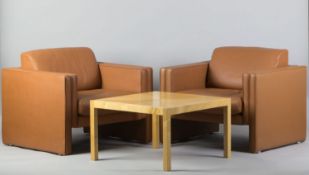 Ein Paar Sessel Walter KnollRundum gepolstert. Lederbezug. Hersteller Walter Knoll. SH. 43 cm