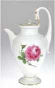 Meissen-Kaffeekanne, Rote Rose, Schwanenhalshenkel, Goldrand, 2 Schleifstriche, H. 29.5 cm