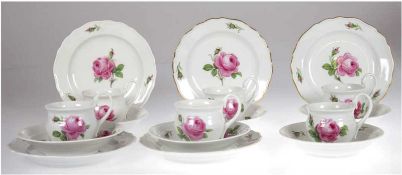 6 Meissen-Tassen mit UT, 1924-1934, Rote Rose, Schwanenhalshenkel, 2 Schleifstriche, dazu6 Me