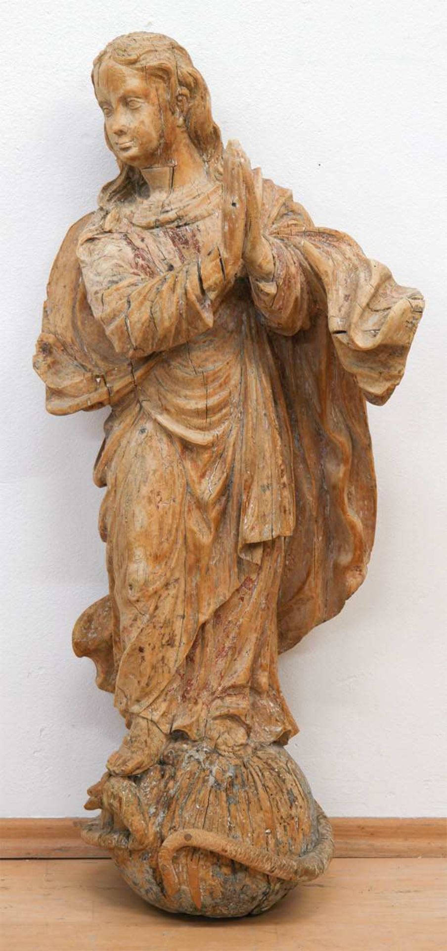 Heiligenfigur "Maria immaculata", um 1750, Linde, vollplastisch geschnitzt, mit Spurenalter F