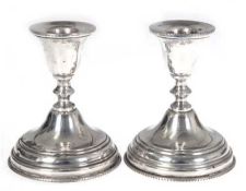 Paar Kerzenleuchter, 925er Silber, punziert, runder, profilierter gefüllter Stand mitkurzem