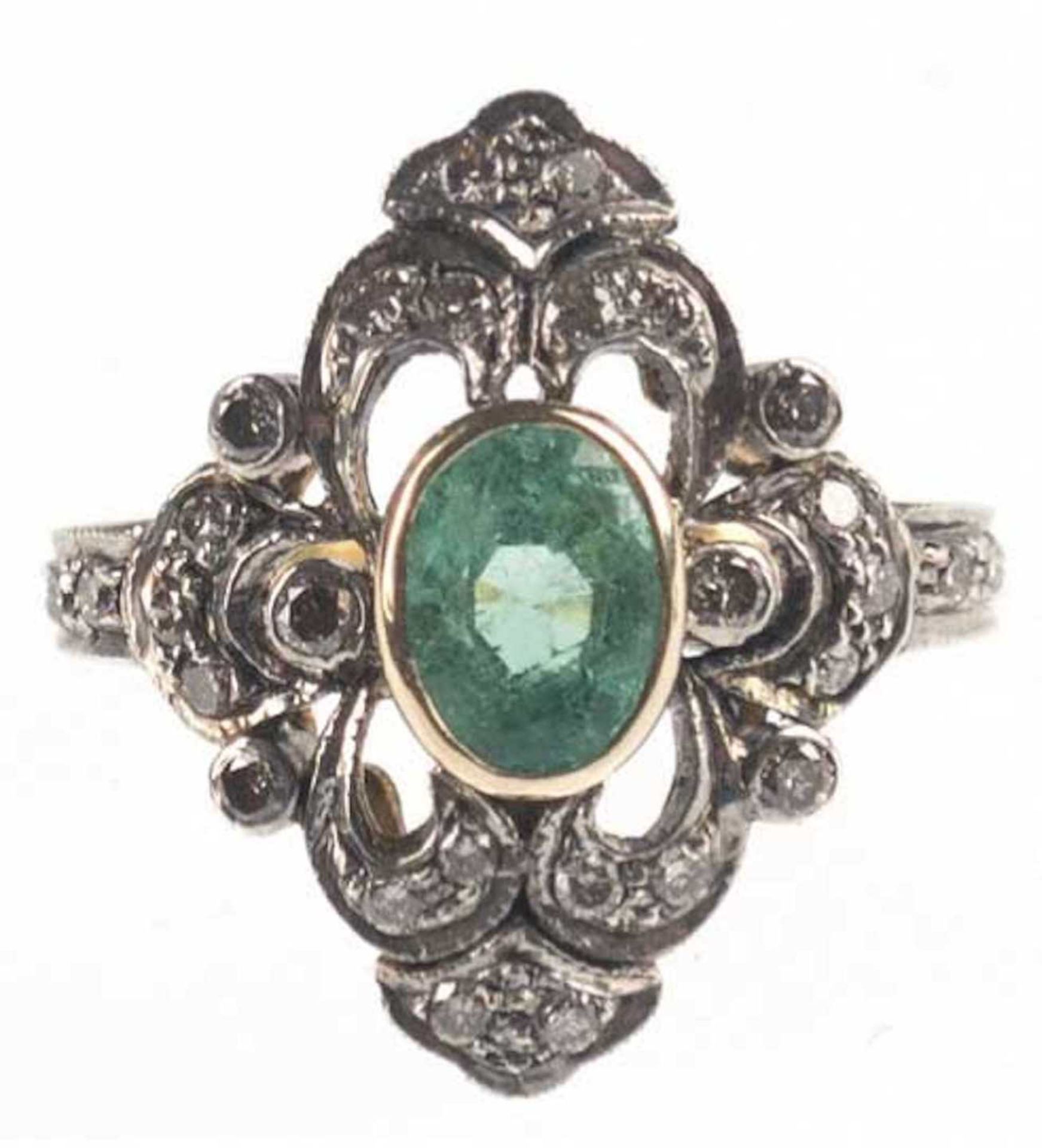 Ring, 750er GG/WG, Smaragd ca. 0,70 ct., Brillanten ca. 0,95 ct., Größe des Ringkopfesca.
