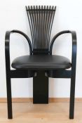 Designer-Stuhl, Ende 20. Jh., ebonisiertes Holz, gepolsterter Sitz mit schwarzemLederbezug, R