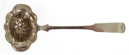 Teesieb, versilbert, Spatenform, ovales geschweiftes Sieb, L. 20 cm
