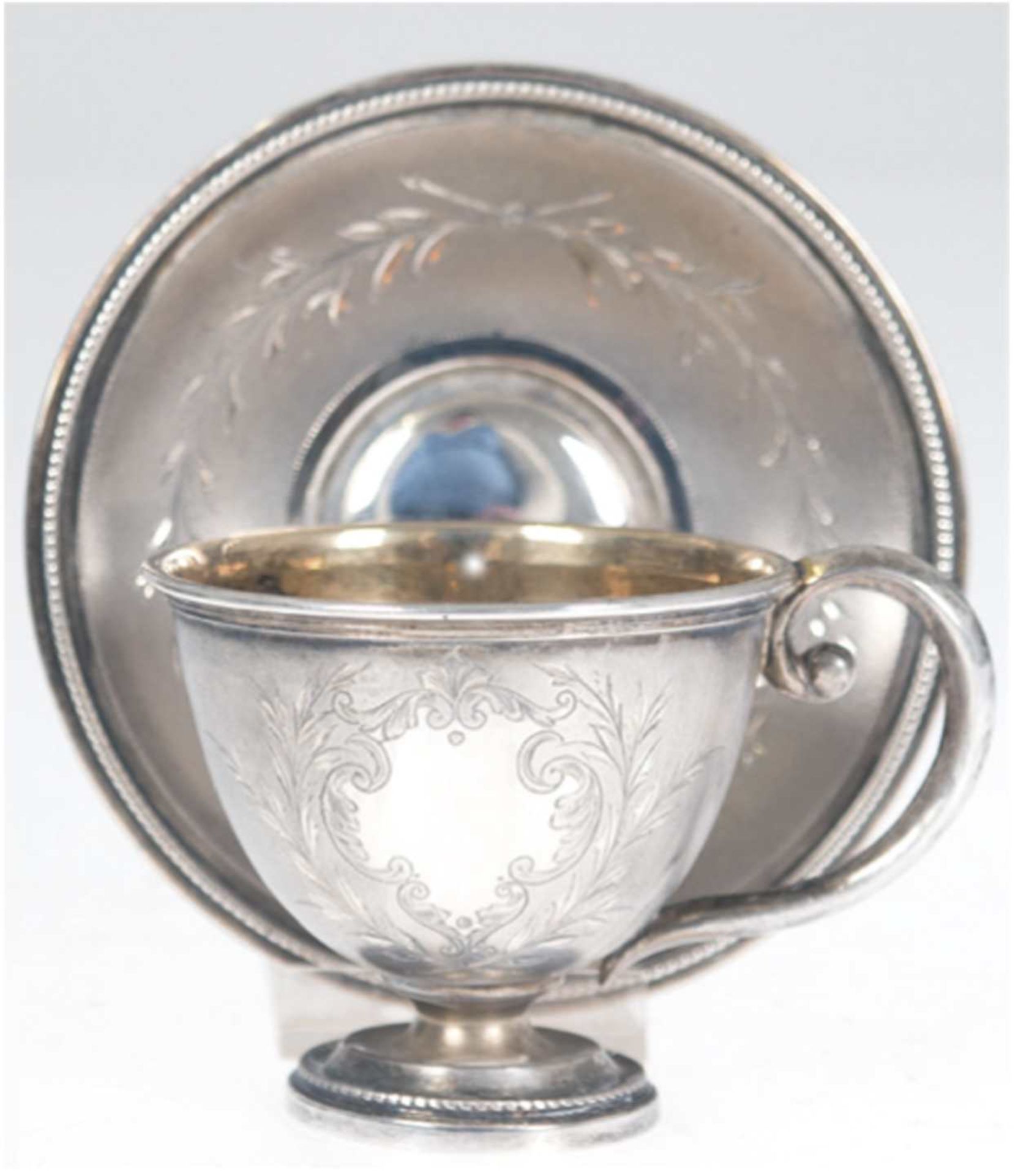 Tasse mit UT, 800er Silber, ca. 85 g, Rand mit Perlfries, floral ziseliert, innenvergoldet, H