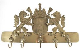 Wappenschild, Amsterdam, um 1700, Messing, nachträgliche Montur von Hakenleiste mit 5Haken i