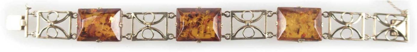 Armband, 333er GG, Gew. 18,1 g, wohl 30/40er Jahre, Bernstein, Breite ca. 1,8 cm, Längeca. 1