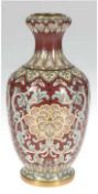 Cloisonné-Vase, polychromer Floraldekor auf braunem Grund, H. 21 cm