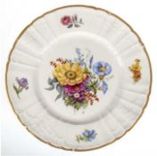 KPM-Teller, Rocaille, buntes Blumenbukett, Goldrand, Dm. 28 cm