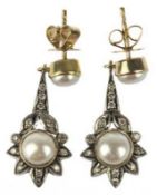Ohrringe, 750er GG, echte Perlen, 6 und 7 mm, Brillanten 0,34 ct., Gesamtlänge ca. 3,0 cm, G