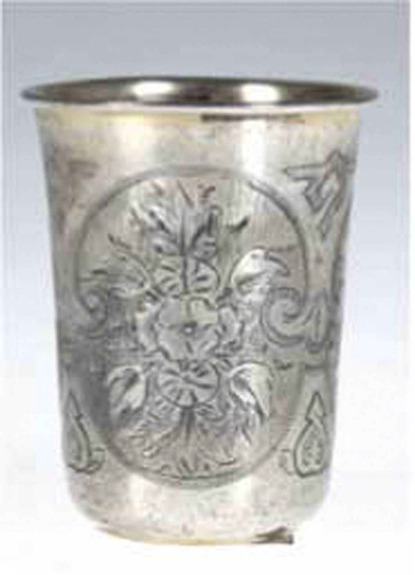 Becher, Rußland, Meisterpunze 1879, 84 Zol. Silber, ca. 49 g, mit Blumen gravierte Wandung i