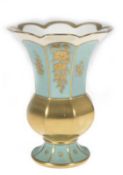 Vase, Hutschenreuther, Dresden 1914, grüner Fond, teilvergoldet, goldene Blumenbemalung, H.