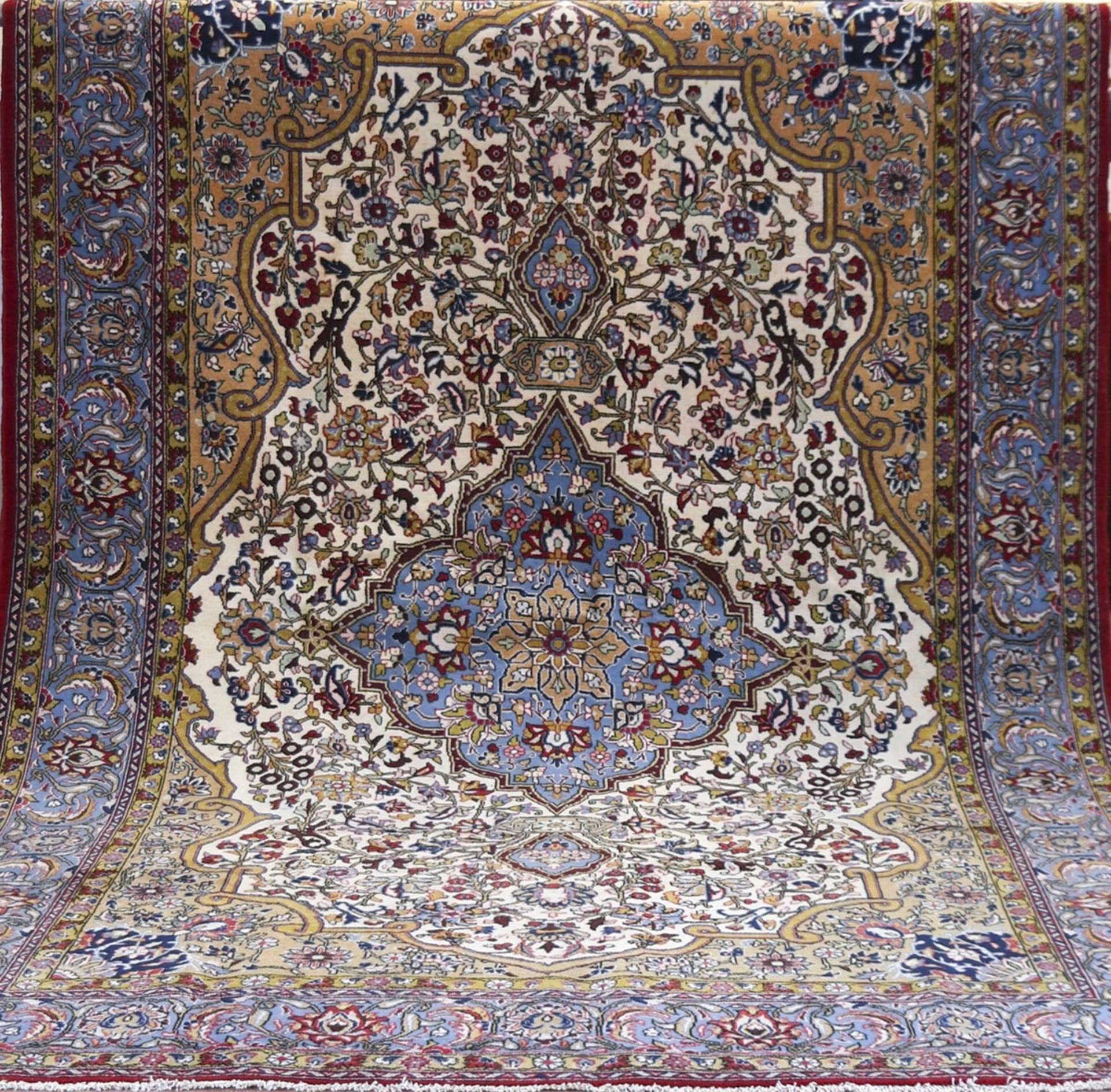 Alter Ghom, Iran, Korkwolle, rot/blaugrundig, mit zentralem Medaillon und floralen Motiven, 1