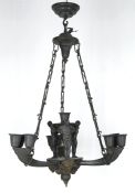 Deckenlampe, um 1900, Bronze, an 3 Ketten hängender Korpus mit 3 mittigen Figuren, 3 Leuchte