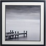 Morrissey, Margaret "Brücke im See", Fotodruck, schwarz/weiß, 49x49 cm, im Passepartout hin