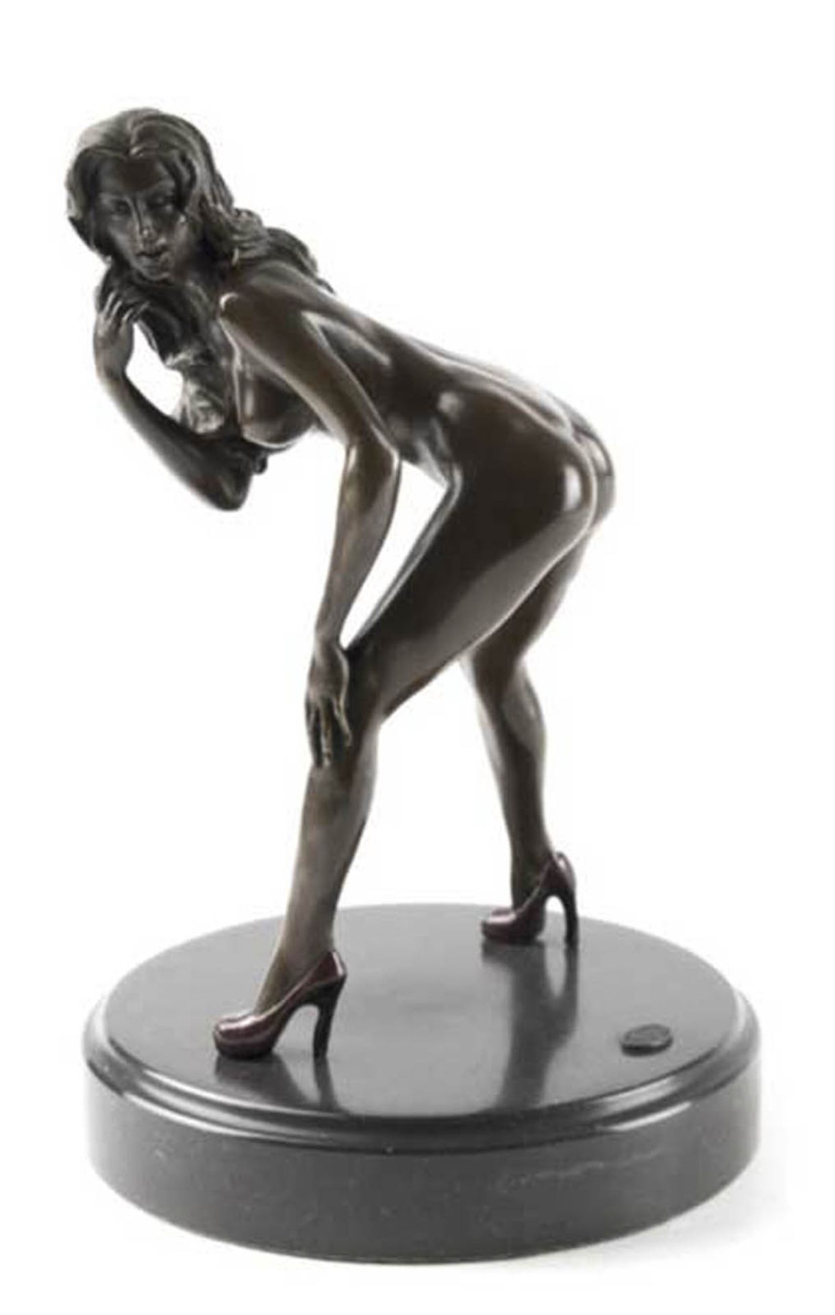 Bronze-Figur "Weiblicher Akt in erotischer Pose stehend", Nachguß 20. Jh., bez. "Mavchin", b