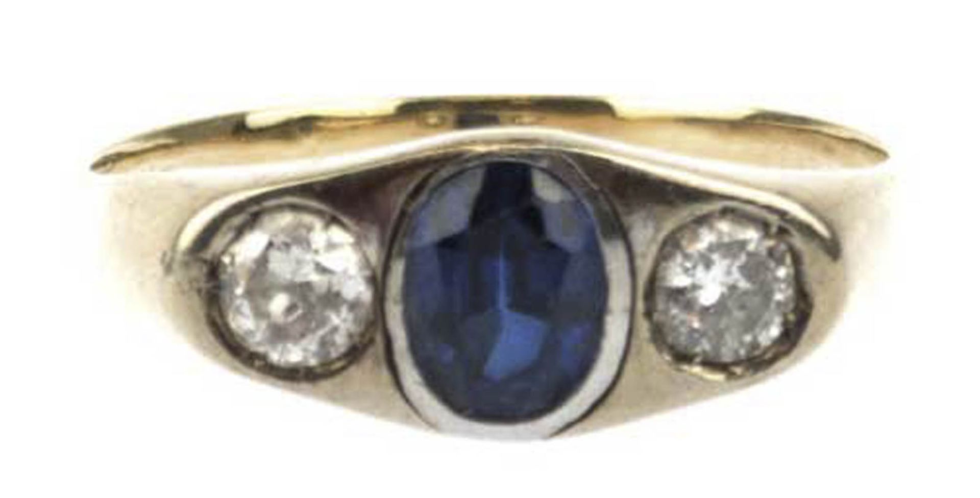 Ring, 585er GG, Gew. 4,0 g, blauer Saphir, 2 Brillanten zus. ca. 0,40 ct, RG 60, Innendurchme