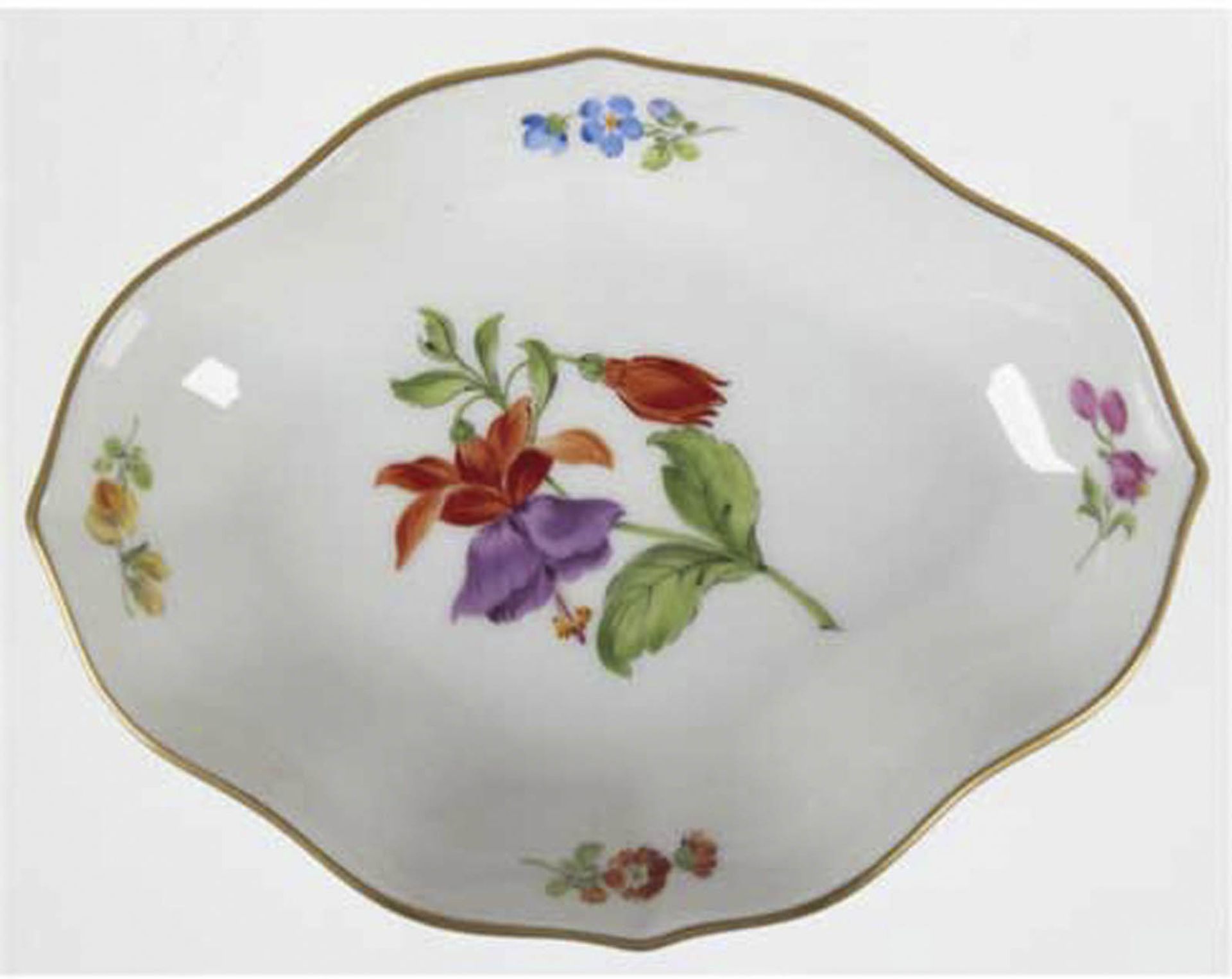 Meissen-Schälchen, bunte Wiesenblume und Streublümchen, Goldrand, Vierpaßform, 1. Wahl, 2,