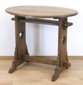 Worpsweder Tisch, Eiche, über verstrebten Seitenwangen auf Kufen ovale Platte, 68x80x63 cm