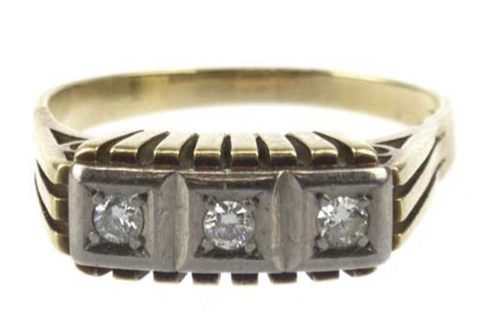 Ring, 585er GG, in Reihe besetzt mit 3 Brillanten von zus. ca. 0,1 ct, Ges.-Gew. 3,3 g, RG 54