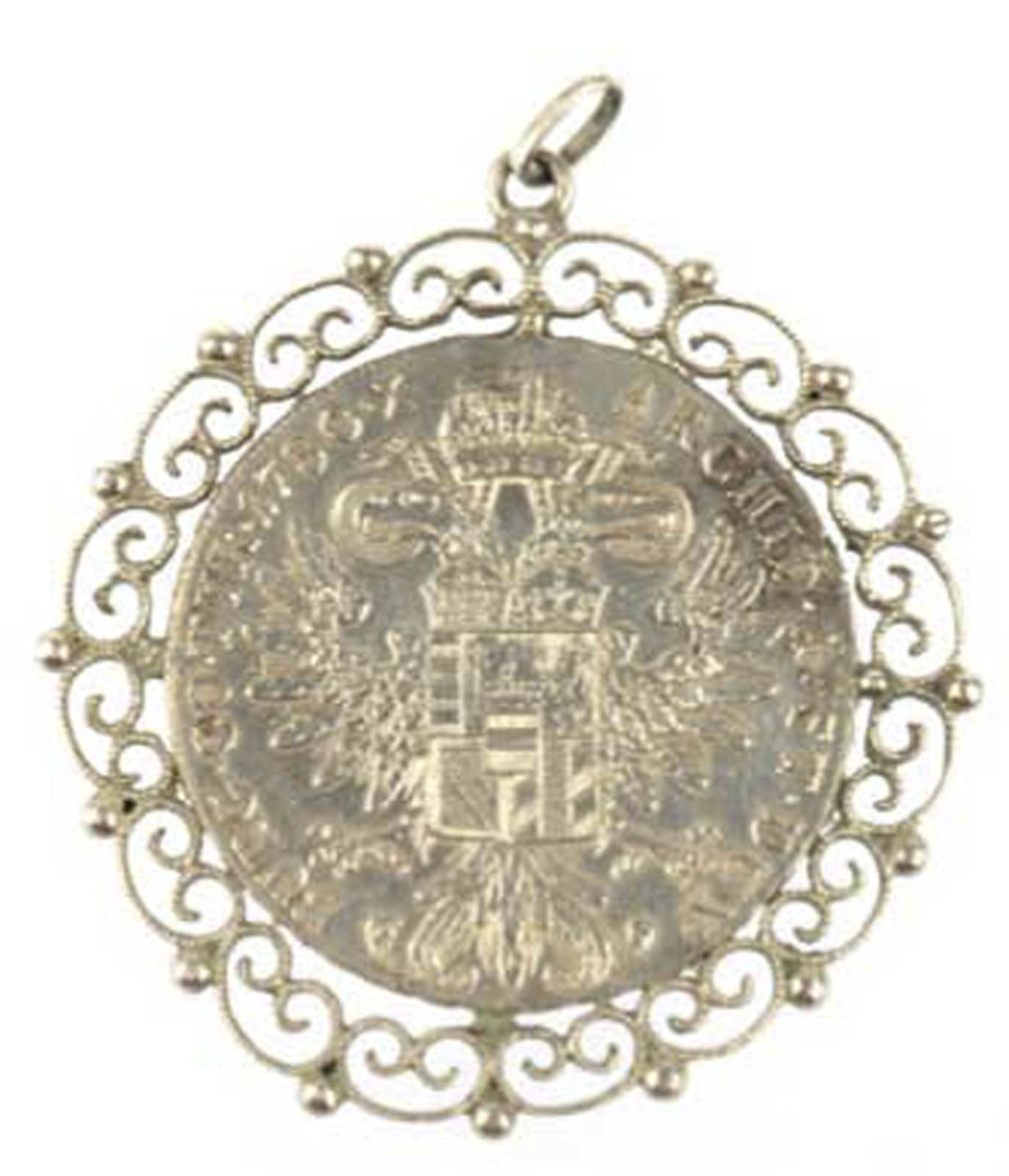 Anhänger, filigrane 835er Silberfassung mit Theresienthaler, fest eingelötet, Dm. 5,7 cm