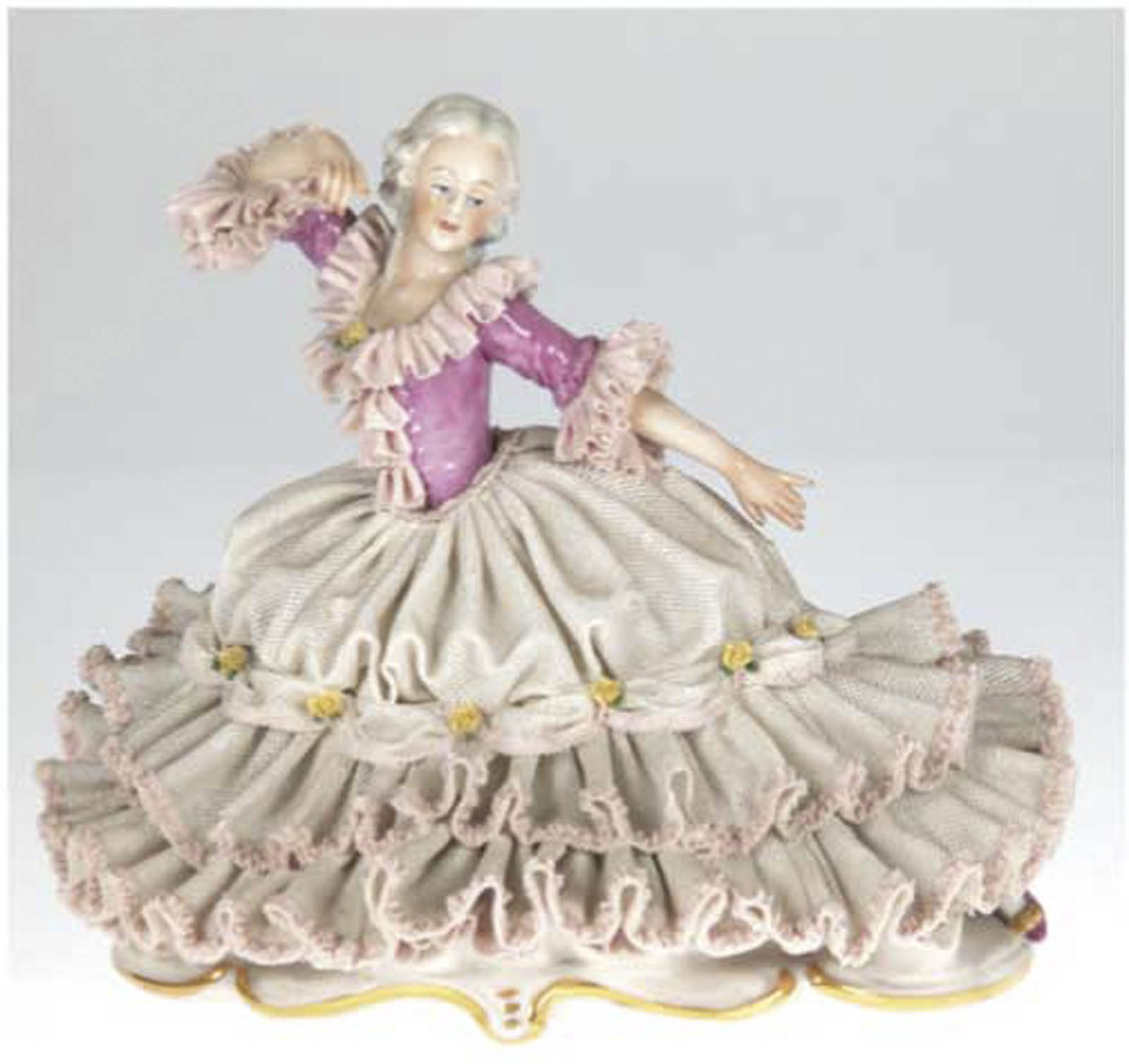 Porzellan-Figur "Tänzerin im Spitzenkleid", polychrom bemalt, unterseitig gemarkt, Gebrauchs