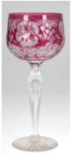 Großes Römer-Pokalglas, Kristallglas mit rotem Überfang, mit floralem und Traubenschliff,