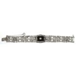 Art-Deco-Armband um 1920/30, Platin, Gew. ca. 27 g, Onyx, Brillanten und Diamanten ca. 4,6 c