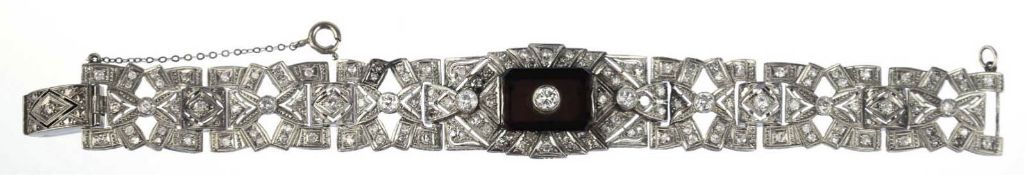 Art-Deco-Armband um 1920/30, Platin, Gew. ca. 27 g, Onyx, Brillanten und Diamanten ca. 4,6 c