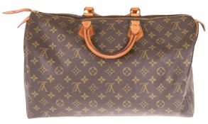 Louis-Vuitton-Tasche, braunes Leder mit Monogramm, innen kleines Reißverschlußfach,leichte