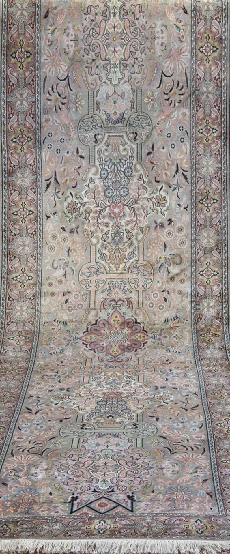 Kaschmir-Seide, Vollseide, Indien, hellgrundig, durchgehendes Muster mit floralen Motiven,gereinigt,