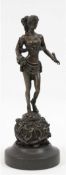 Bronze-Figur "Fortuna mit Füllhorn auf Kugel stehend", Nachguß 20. Jh., bez. "Juno", braunpatiniert,
