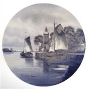 Wandteller, Delft, grau/blaue Malerei nach einem Motiv von A. le Camte "Segelboote", Dm.35 cm