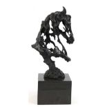 Bronze-Figur "Pferdekopf", durchbrochen gearbeitet, Nachguß 20. Jh., bez. "Cadi", braunpatiniert,