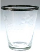 Glasbehälter mit versilbertem Rand, konische Wandung mitgeschliffenem Traubdekor, H. 14,5 cm, Dm. 13