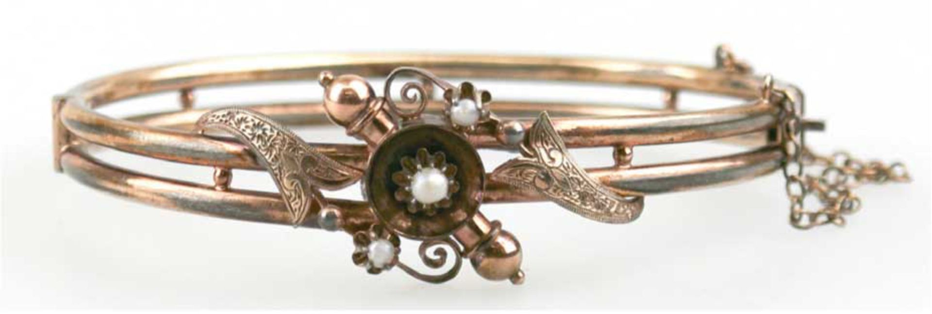 Jugendstil-Armreif, Golddouble, Perlen, Innenmaß ca. 5,8 x 5,4 cm