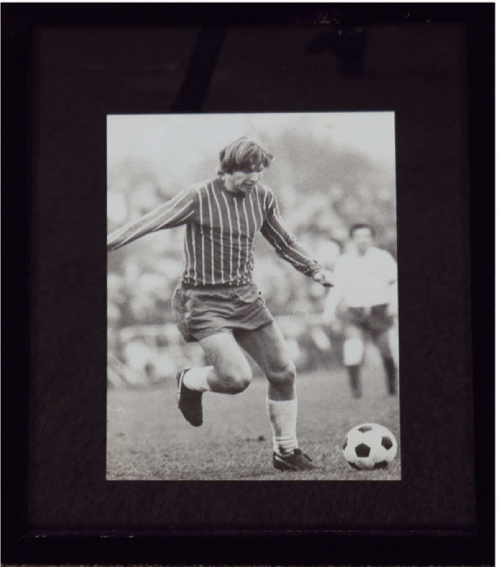 "Fußballer Vedjanin? -Fortuna Düsseldorf", Öl/Lw., unsign., 68x47 cm, Rahmen dazu Foto - Image 2 of 2