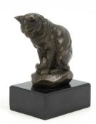 Bronze-Figur "Katze auf Stein sitzend", Nachguß 20. Jh., bez. "Barye", braun patiniert,