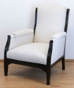 Jugendstil-Sessel, um 1910, Nußbaum, gepolsterter Sitz und klappbare Rückenlehne, geschlossene Arml