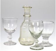 Konvolut von 3 Weingläsern und 1 Karaffe, farblos, Gläser mit Abriß, H. 10,5-11,5 cm, Stöpsel der  