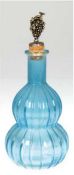 Karaffe, 19. Jh., blaues Glas, Flaschenkürbisform, Korkstopfen mit versilberter Traube, H. 23 cm