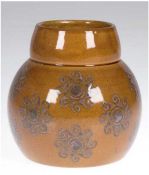 Vase, Brandenburger Keramikwerkstatt, braun glasiert, mit Ornamenten, H. 14 cm