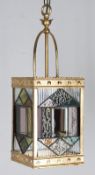 Laterne, goldfarbenes Metall 4-kantiger Korpus mit farbiger Bleiverglasung, 1-flammig, 53x25x25 cm
