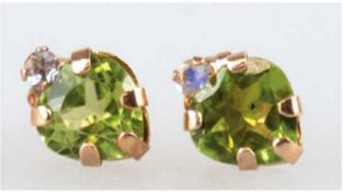 Ohrstecker, GG 10 kt. herzförmiger Peridot  6 x 6 mm, weißer Topas