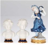 Konvolut Porzellanfiguren, dabei "Tamburinspielerin", Rudolstadt, blau und gold bemalt, H. 14 cm un