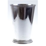 Vase, Silber, Schweden 1957, punziert, 360 g, unterm Boden Widmungsgravur, gerippter Standring, gl