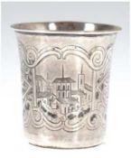 Becher, Moskau 1862, 84 Zol. Silber, punziert, ca. 34 g, ziselierter Niellodekor mit Stadtansichten