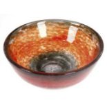 Schale, wohl WMF-Ikora, farbloses Glas mit roten und grauen Einschmelzungen, H. 7 cm, Dm. 18,5 cm